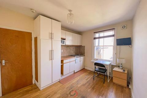 Studio to rent, Blythe Road, Shepherds Bush, London  W14