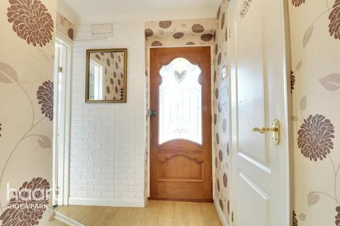 35 Masefield Close, Romford, RM3 7PP