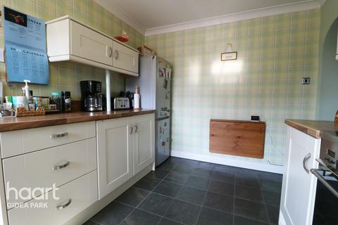 35 Masefield Close, Romford, RM3 7PP