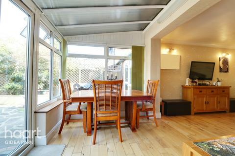 35 Masefield Close, Romford, RM3 7PP