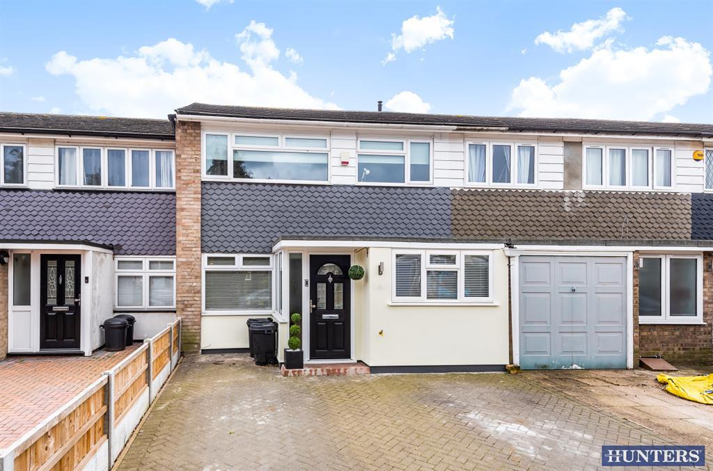 Astra Close, Hornchurch, RM12 5NJ 3 bed terraced house £400,000