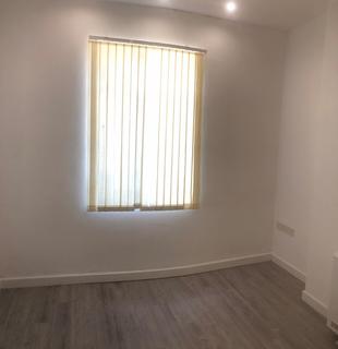 2 bedroom flat to rent, 32a  Commercial Street, Shipley, West Yorkshire, BD18