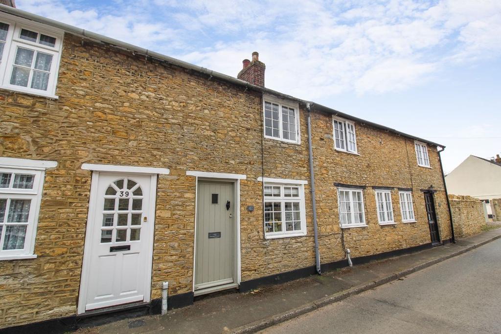 Silver Street, Stevington, Bedford 2 bed cottage £240,000
