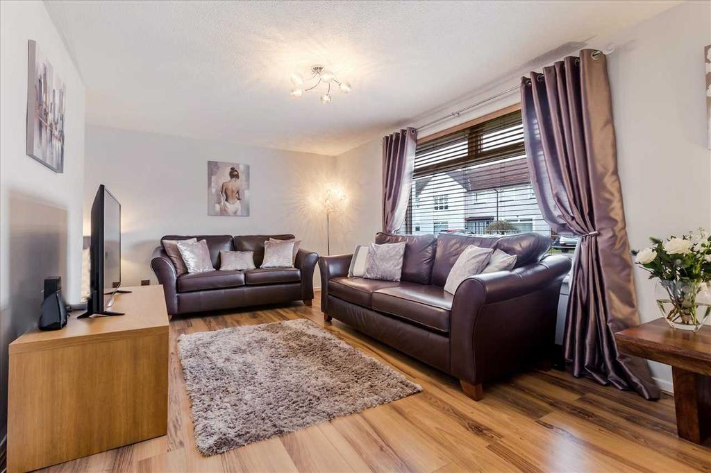 Kelso Drive, East Mains, EAST KILBRIDE 2 bed apartment £100,000