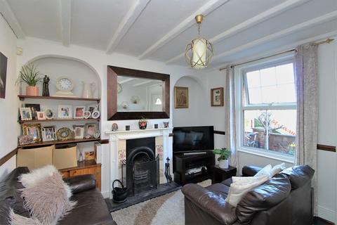 60 Albany Road, Crawley, RH11 7BZ