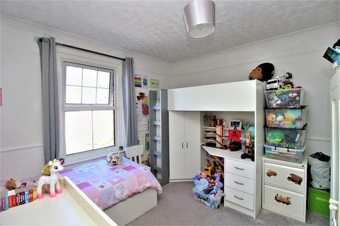60 Albany Road, Crawley, RH11 7BZ
