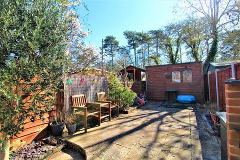 60 Albany Road, Crawley, RH11 7BZ