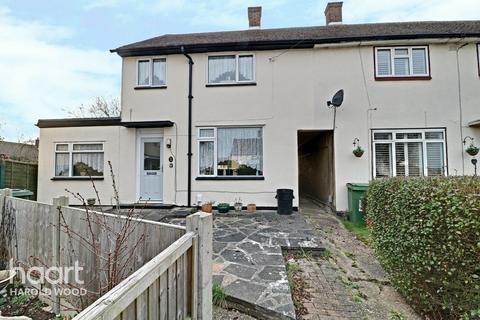 10 Chippenham Walk, Romford, RM3 8JA
