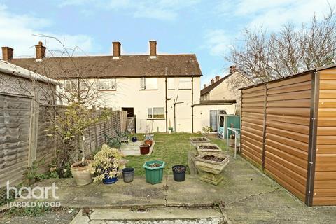 10 Chippenham Walk, Romford, RM3 8JA