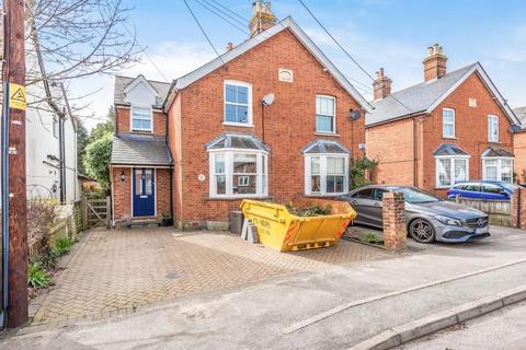17 Alpha Road, Chobham, Woking, GU24 8NE