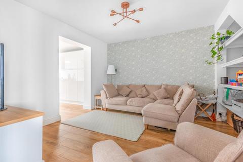 17 Alpha Road, Chobham, Woking, GU24 8NE