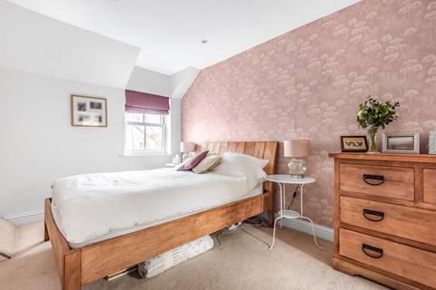 17 Alpha Road, Chobham, Woking, GU24 8NE