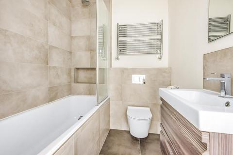 17 Alpha Road, Chobham, Woking, GU24 8NE