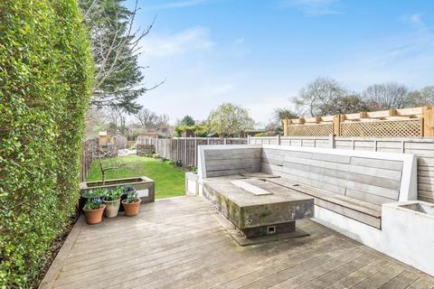 17 Alpha Road, Chobham, Woking, GU24 8NE