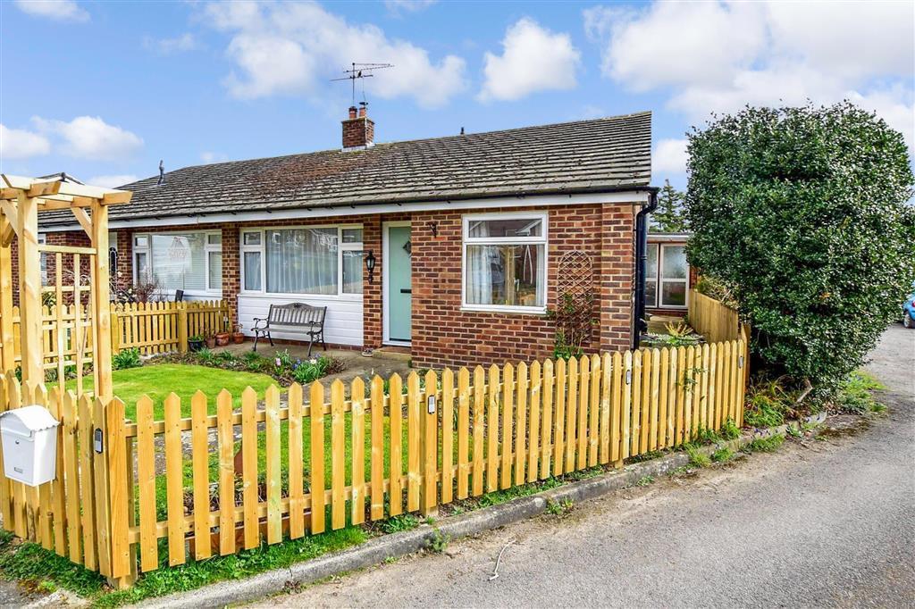 Ford Close, Bridge, Canterbury, Kent 3 bed semidetached bungalow £