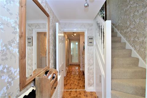 17 Arden Road, Furnace Green, Crawley, RH10 6HL