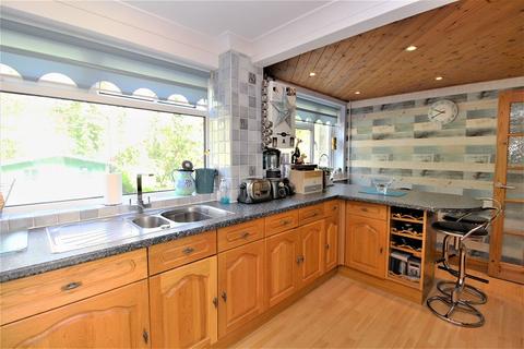 17 Arden Road, Furnace Green, Crawley, RH10 6HL