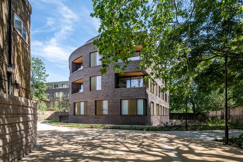 13, Wyles House Prodigal Square, London, E8 1FU