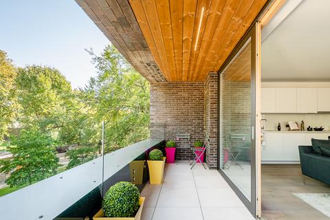 13, Wyles House Prodigal Square, London, E8 1FU