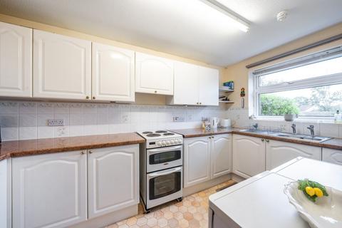 2 bedroom bungalow for sale, Parfitts Close, Farnham, Surrey, GU9