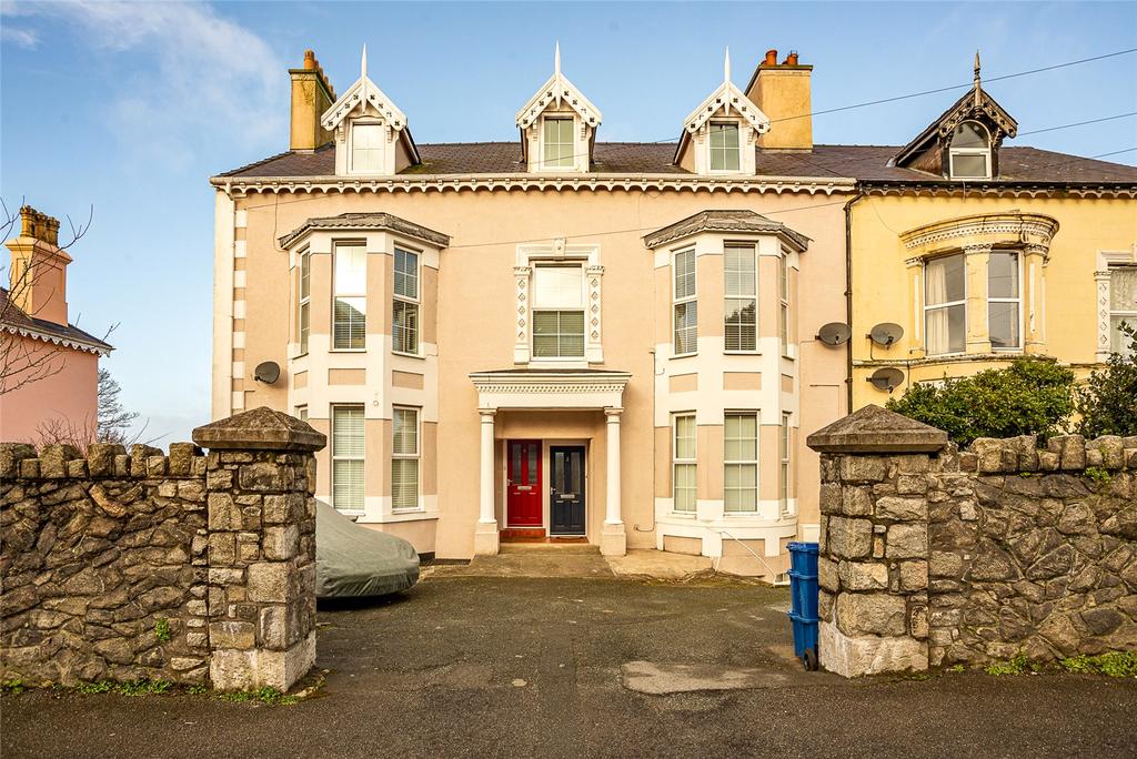 North Road, Caernarfon, Gwynedd, LL55 3 bed apartment £165,000