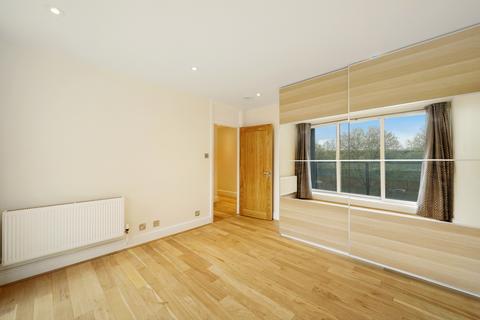 3 bedroom flat to rent, Lords View, St. Johns Wood Road, London