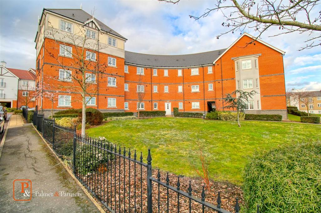 Axial Drive, Colchester, CO4 2 bed apartment £175,000