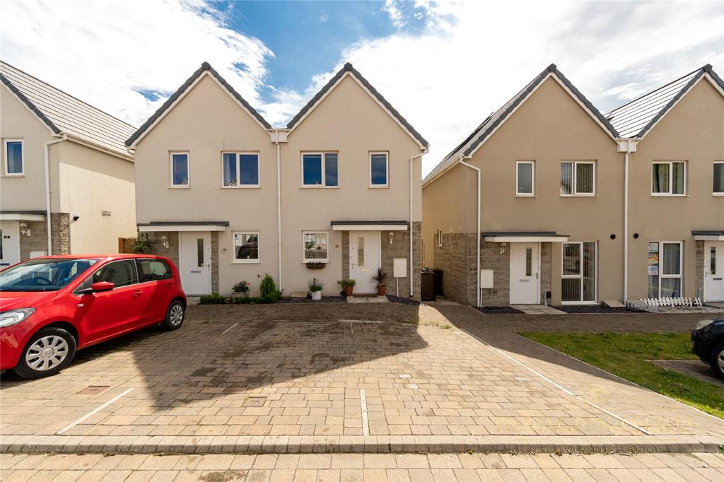 Grassendale Avenue, Plymouth, Devon, PL2 2 bed semidetached house £