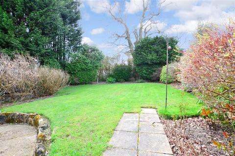1 High Cross Fields, Crowborough, TN6 2SN