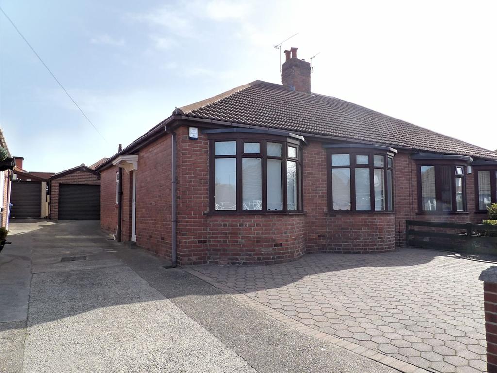 St. Marys Avenue, Harton, South Shields, Tyne and Wear, NE34 6AF 2 bed