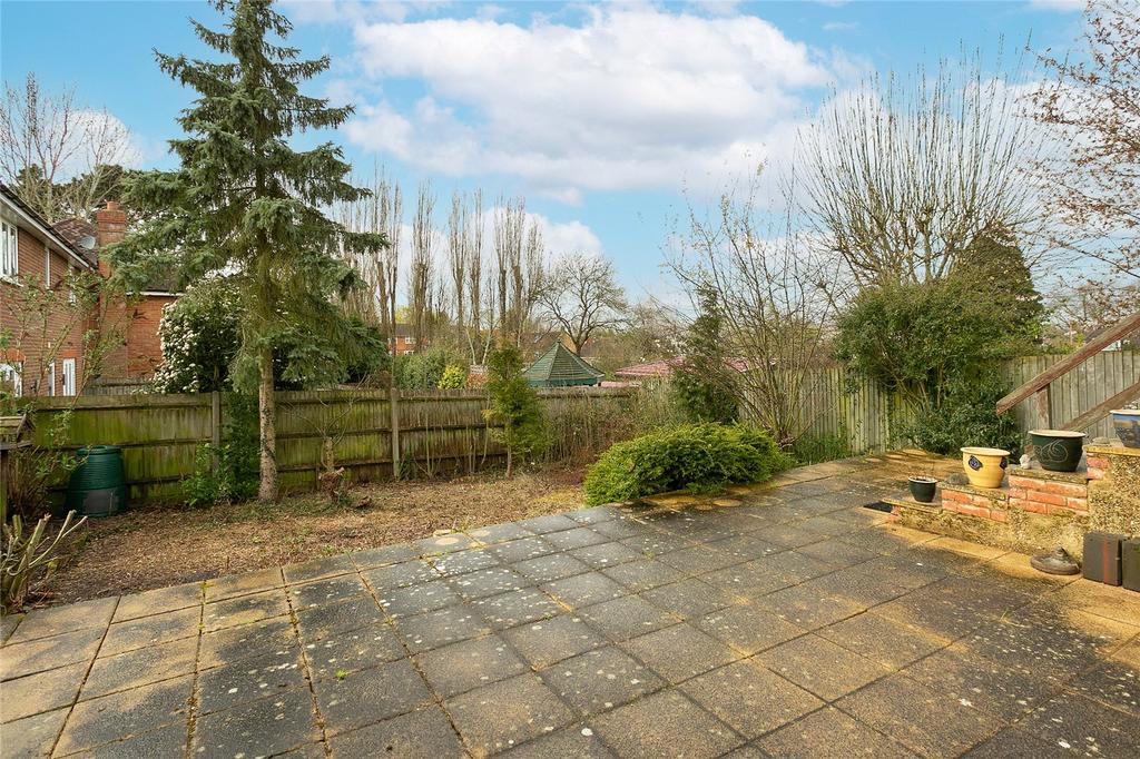 Caldecote Gardens, Bushey... 3 bed bungalow - £699,950