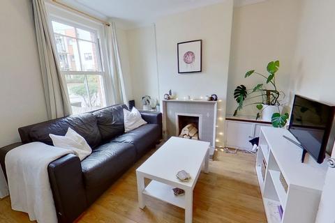 2 bedroom terraced house to rent, Walnut Tree Close, Guildford, GU1 4UB