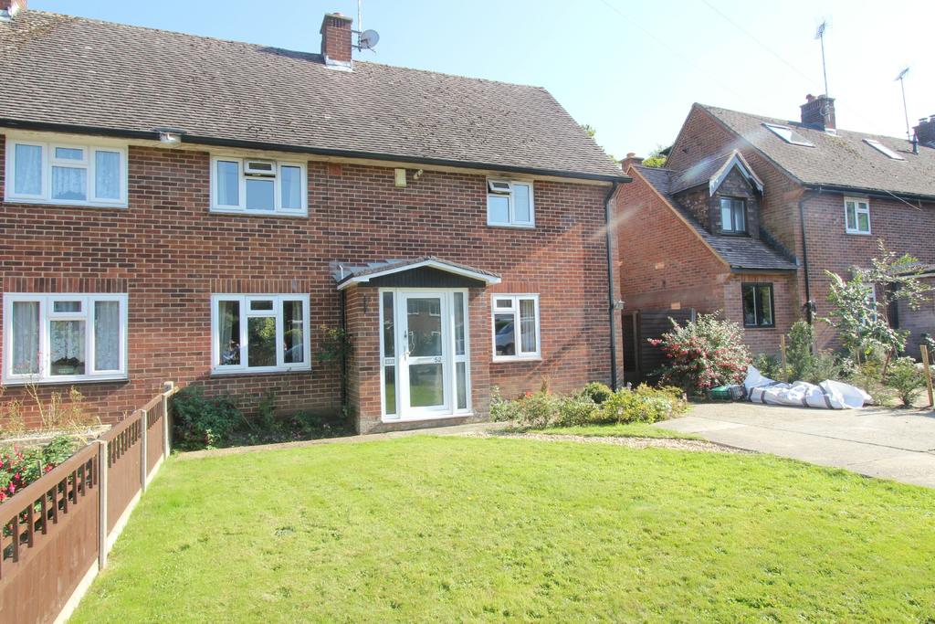 Wellands Road, Lyndhurst, Hampshire. SO43 7AD 3 bed semidetached house