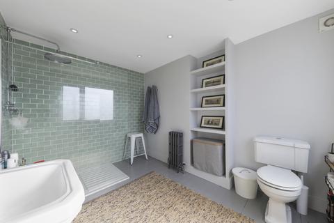82 Grosvenor Road, London, W7 1HJ