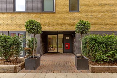 18, Skylark Court, 33 Pipit Drive, London, SW15 3AW
