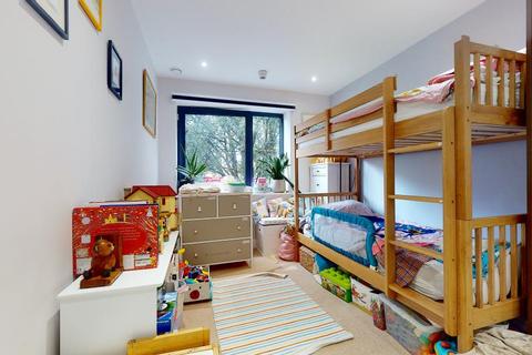 18, Skylark Court, 33 Pipit Drive, London, SW15 3AW