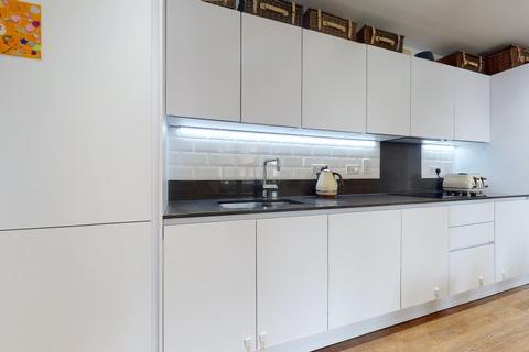 18, Skylark Court, 33 Pipit Drive, London, SW15 3AW