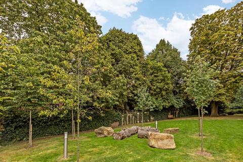 18, Skylark Court, 33 Pipit Drive, London, SW15 3AW