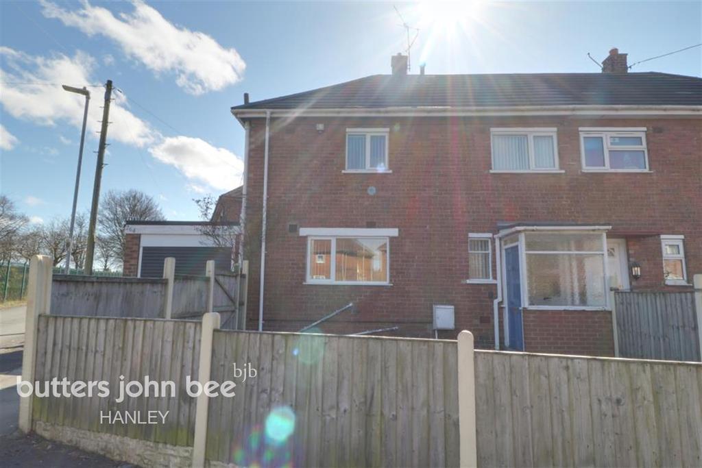 Waterside Drive, Blurton 3 bed semidetached house £575 pcm (£133 pw)