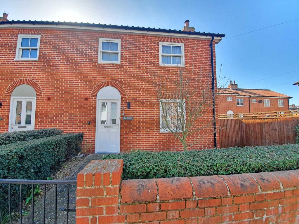 Brook Street, Woodbridge 3 bed semidetached house £1,400 pcm (£323 pw)