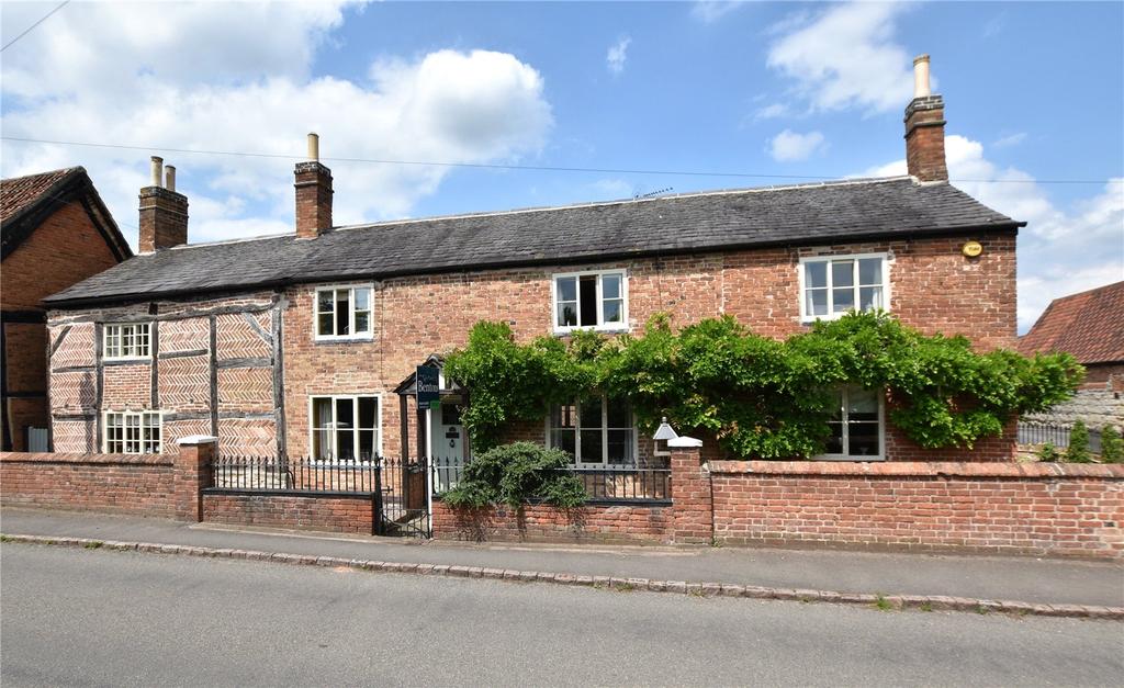 Wymeswold Road, Hoton, Loughborough 4 bed detached house £650,000