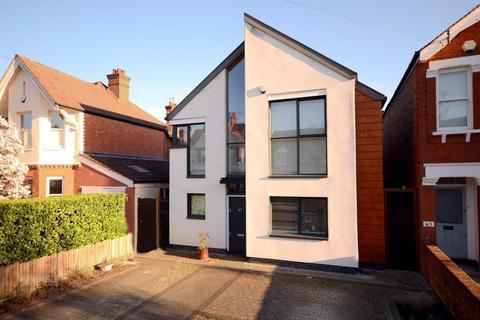 67 Malden Hill, New Malden, KT3 4DS