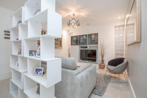 67 Malden Hill, New Malden, KT3 4DS
