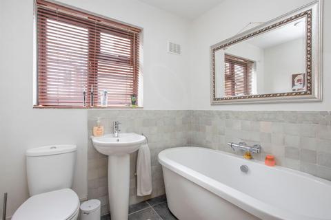 67 Malden Hill, New Malden, KT3 4DS