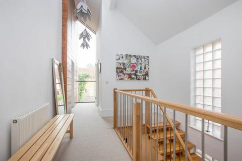 67 Malden Hill, New Malden, KT3 4DS