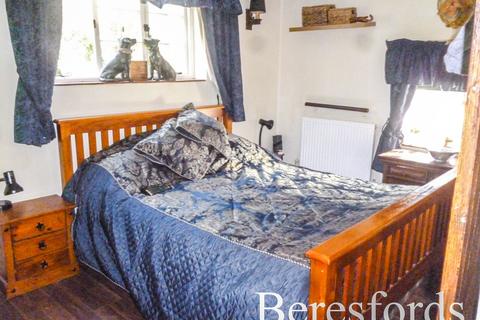 Aukingford Bridge Cottage Epping Road, Ongar, CM5 0DD