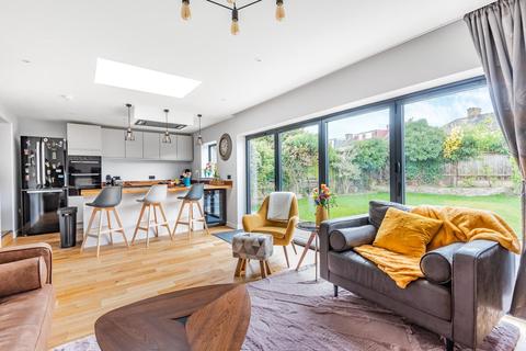 34 Hillview Road, Chislehurst, BR7 6DS