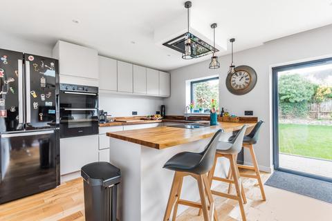 34 Hillview Road, Chislehurst, BR7 6DS