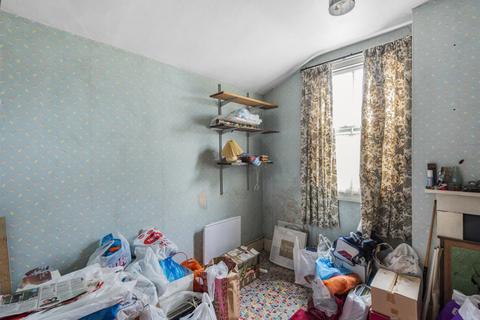 58 Ravenswood Road, London, SW12 9PJ
