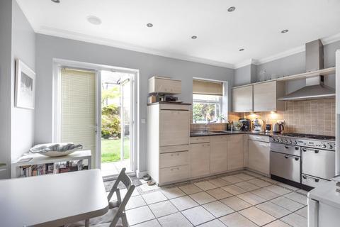 2 Rawlings Close, Beckenham, BR3 3GR